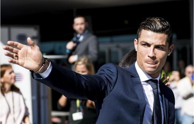 杜兰特生涯25分+命中率50%场次超越乔丹，升至历史第五（杜兰特25+分且投篮命中率达50%的比赛次数超越乔丹，位列历史第五）