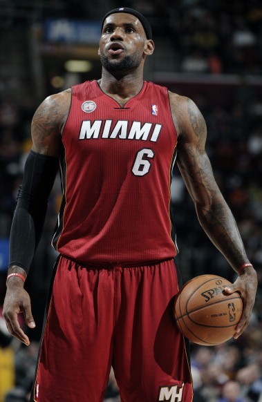 记者：洲际比赛是商业赛，不管国安还是海港想怎么踢就怎么踢（记者：洲际赛本质为商业赛事，国安与海港踢法自主）