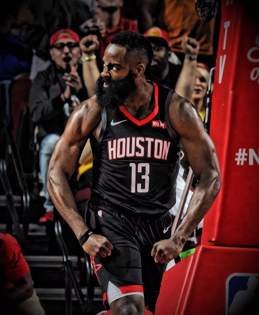 英媒：曼联想分期支付塞梅尼奥转会费，首期接近2000万镑（英媒称曼联拟分期支付塞梅尼奥转会费，首付款接近2000万英镑）