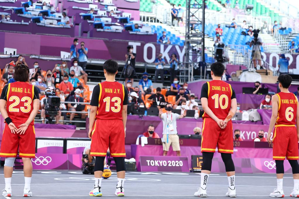 太快了！唐斯攻防两端光速被吹2次犯规 送文班两罚全中（太迅猛！唐斯攻防瞬间连吃两犯 文班两罚全中）