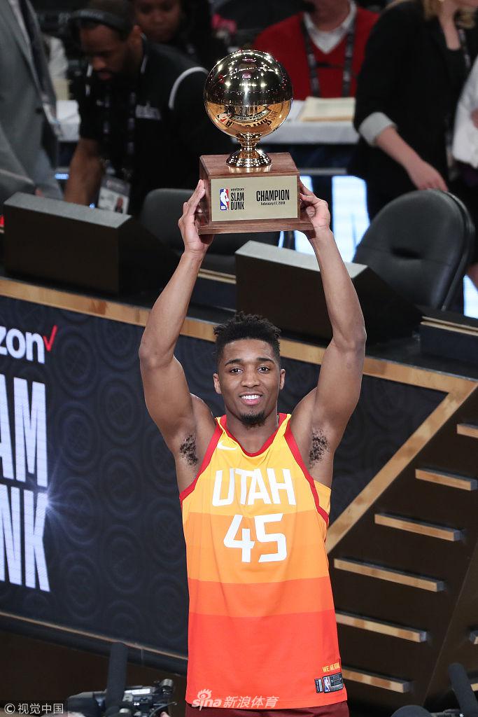 李昊桐丁文一南北半球同时开球，中国高尔夫迎来最魔幻一周（李昊桐与丁文一南北半球同日开杆，中国高尔夫迎来最魔幻一周）