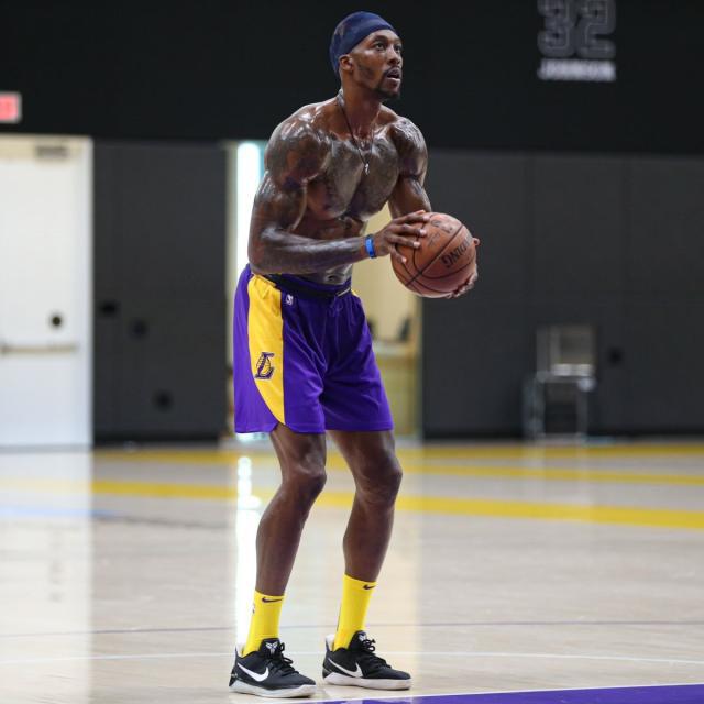 弗罗因德：我们赢得了这1分，绝平体现了球队不服输的精神（弗罗因德：这一分来之不易，绝平诠释球队永不言弃的精神）