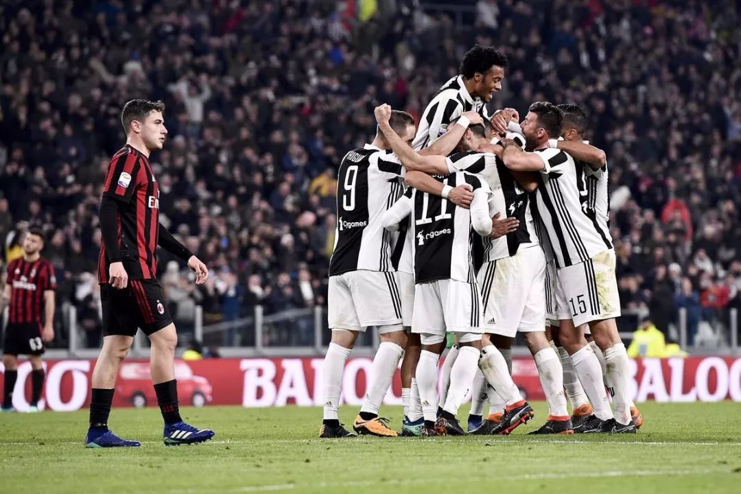 TA跟队：姆巴佩和卡马文加没有参加皇马今天的训练（TA随队记者：姆巴佩与卡马文加缺席皇马今日训练）