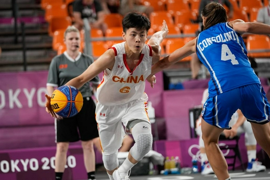 核心缺阵！布克因伤缺席对雷霆的NBA杯关键战（太阳核心布克因伤无缘对雷霆的NBA杯关键战）