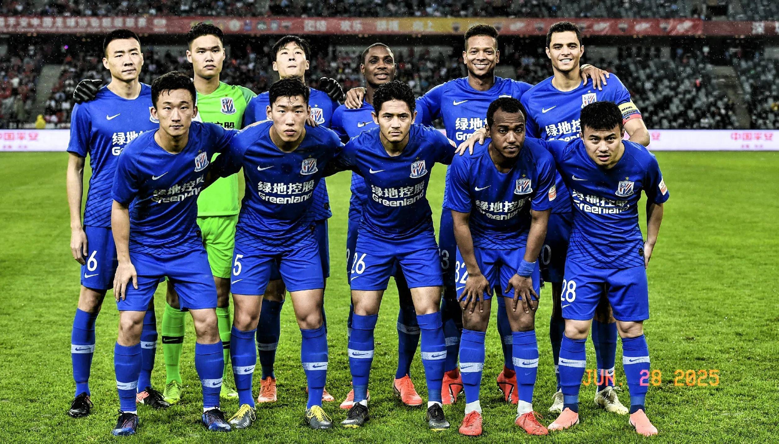 阿森纳曾4次在圣诞节前登顶，但也被曼市双雄四杀无缘夺冠（阿森纳曾四度圣诞前领跑，却被曼市双雄主客场双杀，终与冠军无缘）