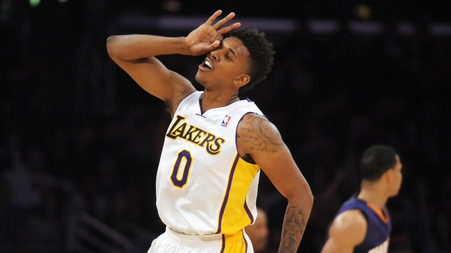 里昂15岁潜力中锋泽科维奇：崇拜哈兰德和DV9的左脚射手（里昂15岁中锋新星泽科维奇：左脚杀手，偶像哈兰德与DV9）