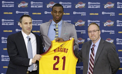 罗马诺：曼城正在积极推进塞梅尼奥的转会，希望尽快得到答复（罗马诺：曼城加速推进塞梅尼奥引进，盼尽快收到回应）