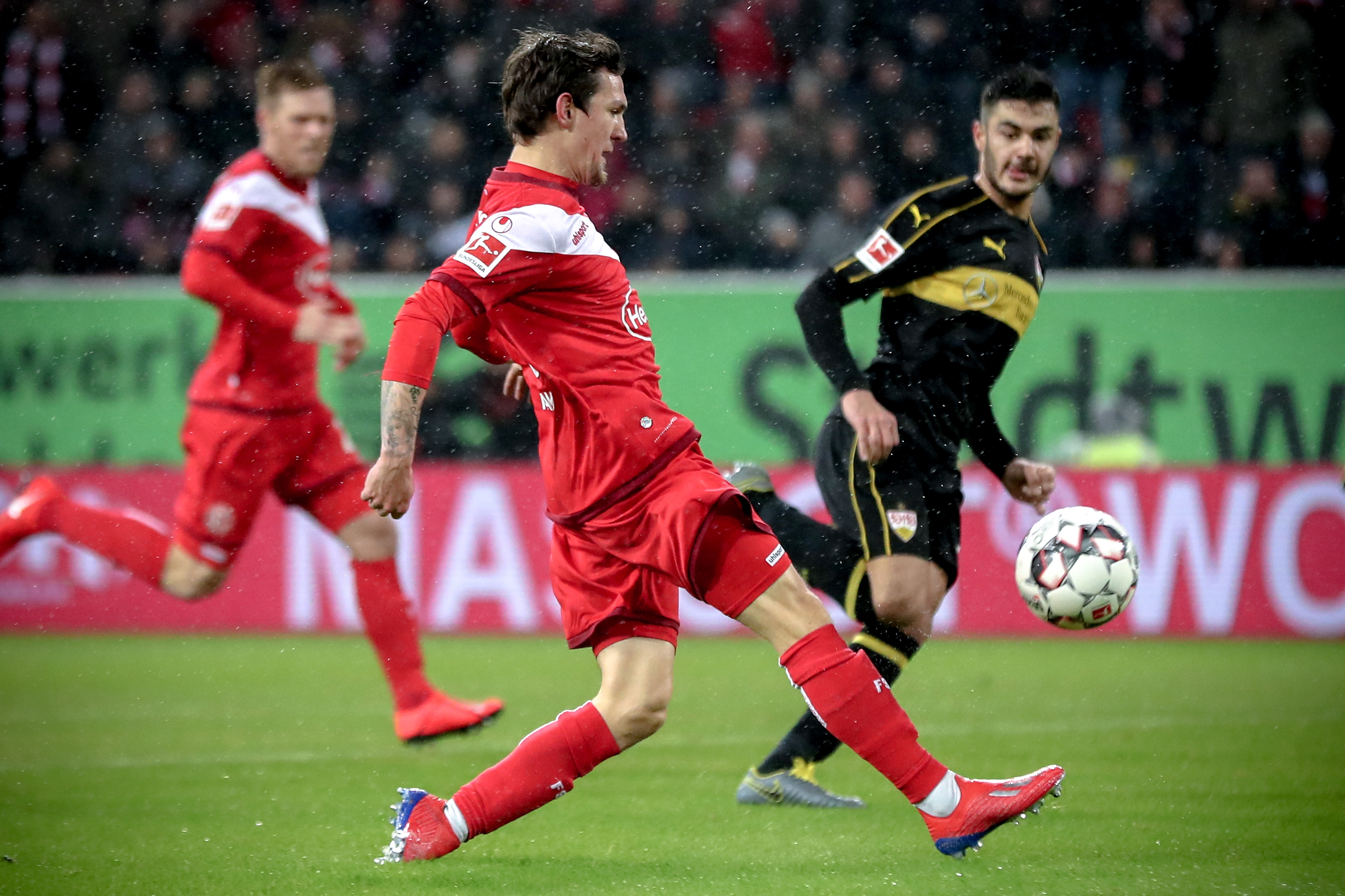 留力明日战马刺？雷霆今日战灰熊8人缺阵&三大中锋高挂免战牌（雷霆或为明日迎战马刺留力：今日战灰熊8人缺席，三大中锋轮休）