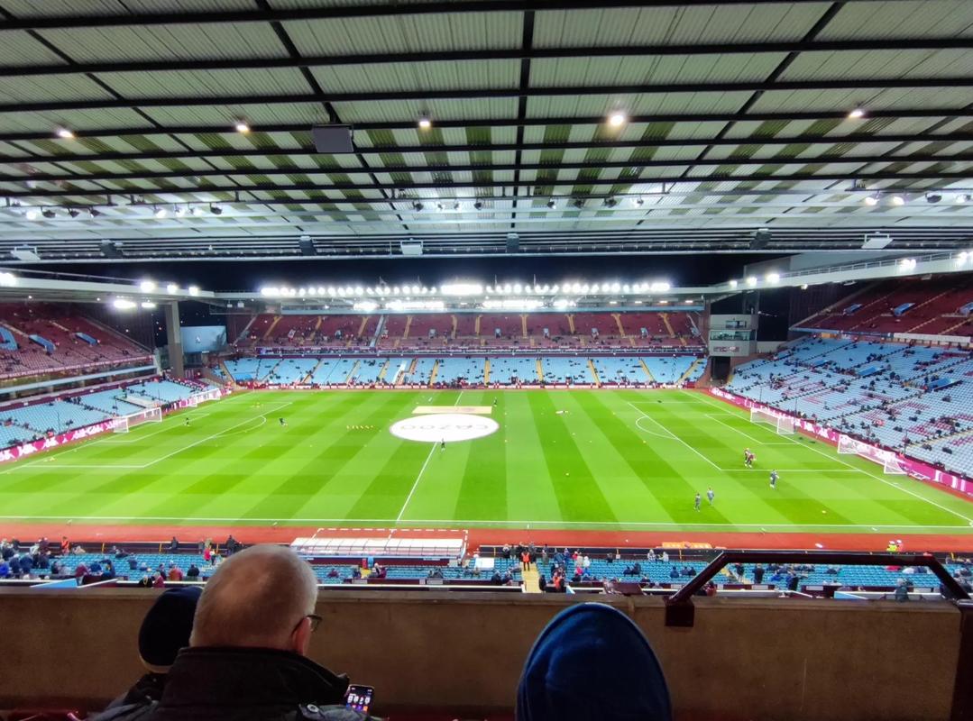 里夫斯完成高难度2+1，单节得到22分（里夫斯打成高难2+1，单节独得22分）