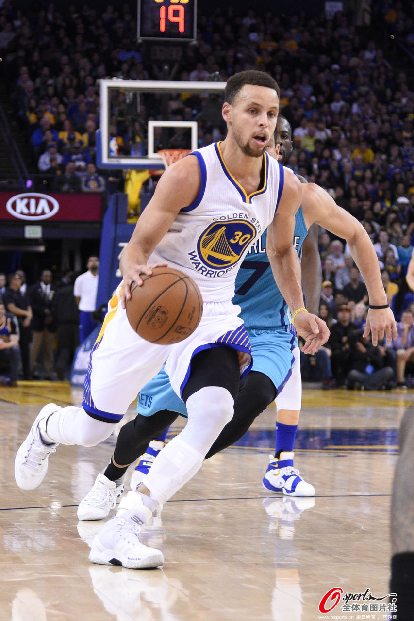 对手彻底被压着打（对手被全面压制）