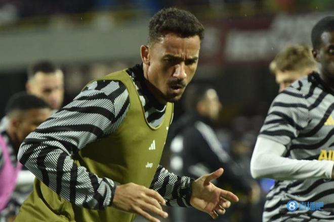 西媒：皇马将就内格雷拉案向FIFA投诉，称长期遭不公对待（西媒称皇马将因内格雷拉案向FIFA申诉，指控长期遭遇不公）