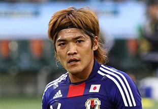 贺希宁半场表现出色，独得14分5板3助1断（贺希宁半场爆发：14分5篮板3助攻1抢断）